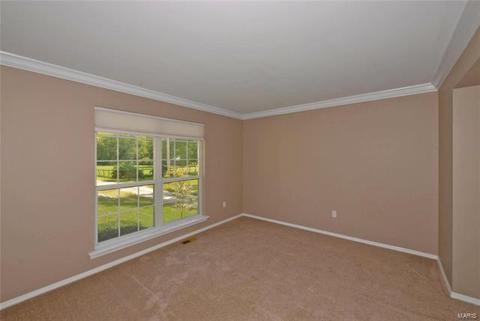 2809 Barrett Oaks Ln, Ballwin, MO 63021 photo 4