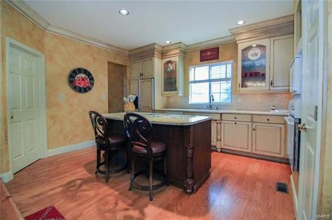 450 Mark Wesley, Ballwin, MO 63021 photo 5