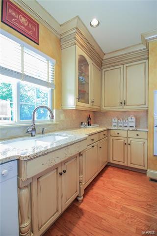 450 Mark Wesley, Ballwin, MO 63021 photo 8