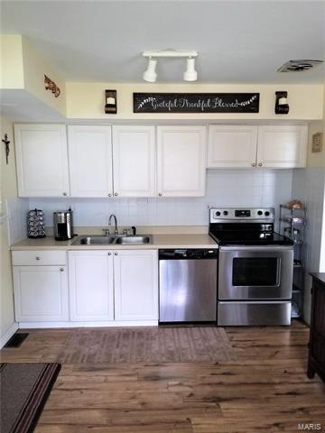 438 Orchard Ave, Ballwin, MO 63021 photo 5