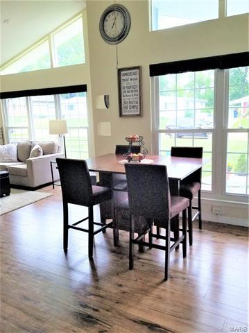 438 Orchard Ave, Ballwin, MO 63021 photo 6