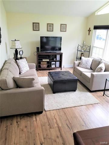 438 Orchard Ave, Ballwin, MO 63021 photo 3