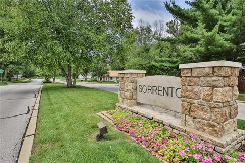 883 Parma Dr, Ballwin, MO 63021 photo 5
