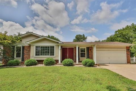 883 Parma Dr, Ballwin, MO 63021 photo 1