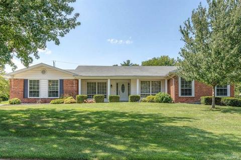 413 Mayfair Dr, Ballwin, MO 63011 photo 1