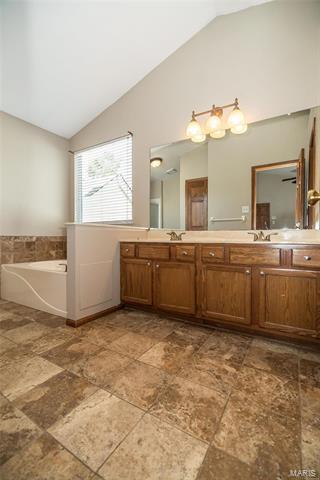 4630 Hickory Ridge View Ct, Eureka, MO 63025 photo 16