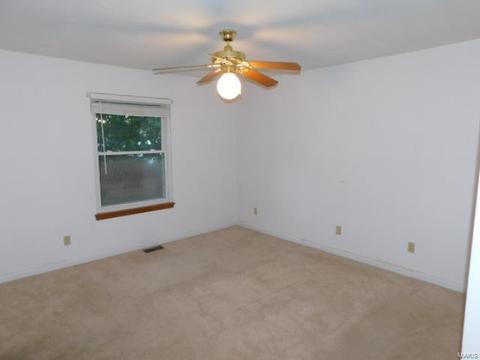 32 W Ofallon Dr, O'fallon, MO 63366 photo 9