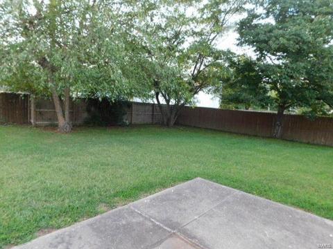 32 W Ofallon Dr, O'fallon, MO 63366 photo 3