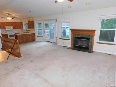 32 W Ofallon Dr, O'fallon, MO 63366 photo 6