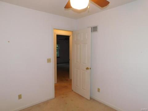 32 W Ofallon Dr, O'fallon, MO 63366 photo 12