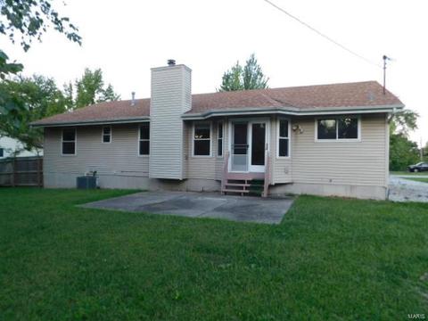 32 W Ofallon Dr, O'fallon, MO 63366 photo 2