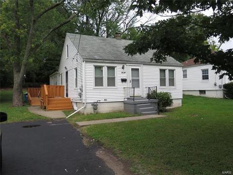 1817 Korando Ave, Saint Louis, MO 63114 photo 1