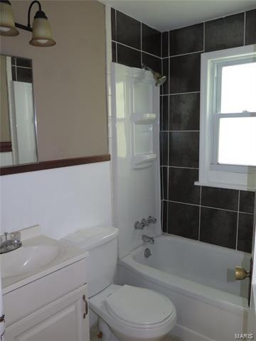 1817 Korando Ave, Saint Louis, MO 63114 photo 7