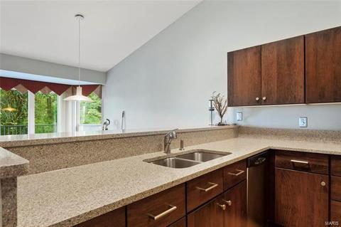 1852 Strawberry Rdg, Ballwin, MO 63021 photo 16