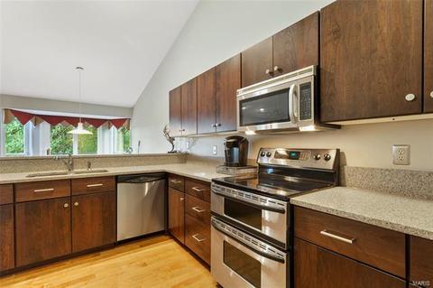 1852 Strawberry Rdg, Ballwin, MO 63021 photo 19
