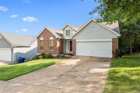 1852 Strawberry Rdg, Ballwin, MO 63021 photo 2