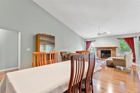 1852 Strawberry Rdg, Ballwin, MO 63021 photo 8