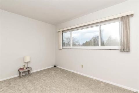 304 Fox Village Ct, Ballwin, MO 63021 photo 17