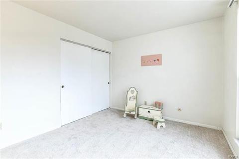 304 Fox Village Ct, Ballwin, MO 63021 photo 19