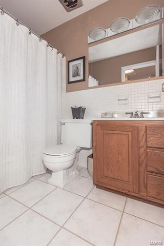 325 Nantucket, Ballwin, MO 63011 photo 19