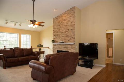8076 Glen Arbor Dr, Lake Saint Louis, MO 63367 photo 9