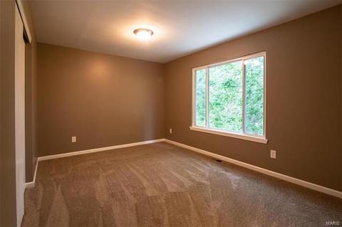 72 Mallard Pointe Dr, O'fallon, MO 63368 photo 4