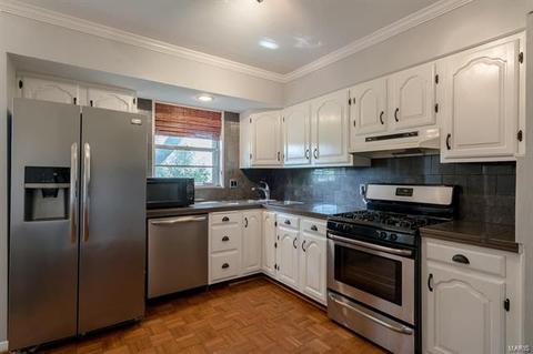 11 Hedgewood Ln, Manchester, MO 63011 photo 2