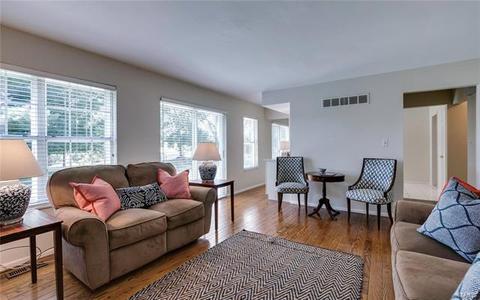 647 Golfview Dr, Ballwin, MO 63011 photo 9