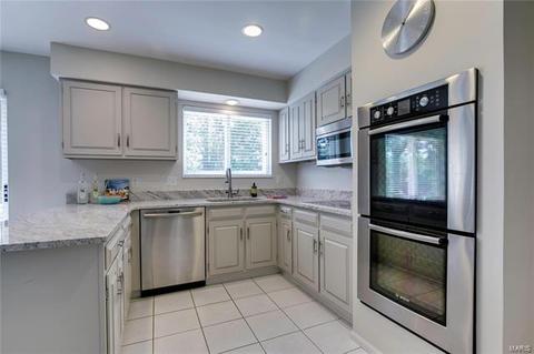 647 Golfview Dr, Ballwin, MO 63011 photo 16
