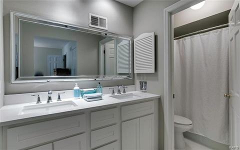 647 Golfview Dr, Ballwin, MO 63011 photo 20