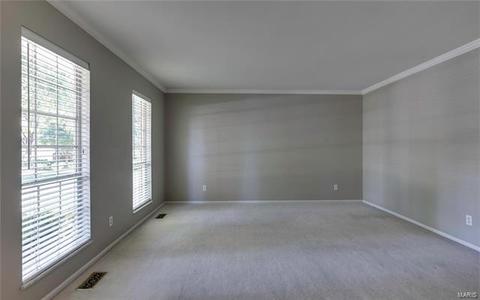 647 Golfview Dr, Ballwin, MO 63011 photo 5