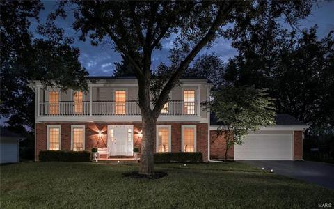 647 Golfview Dr, Ballwin, MO 63011 photo 1