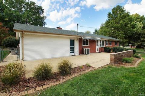 127 Romine Cir, Ballwin, MO 63011 photo 2