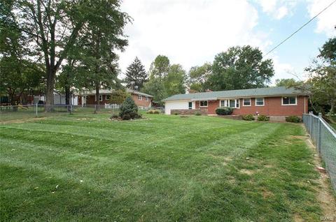 127 Romine Cir, Ballwin, MO 63011 photo 3