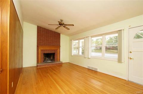127 Romine Cir, Ballwin, MO 63011 photo 5