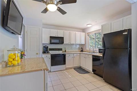 1105 Windyoak Dr, Ballwin, MO 63021 photo 12