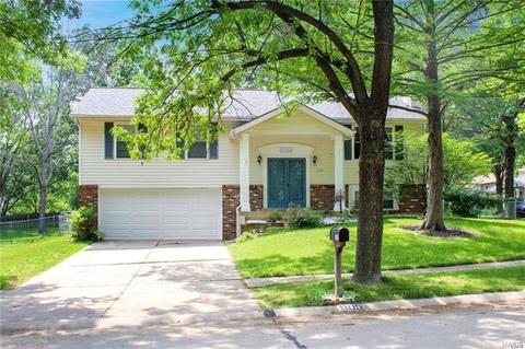 1105 Windyoak Dr, Ballwin, MO 63021 photo 1