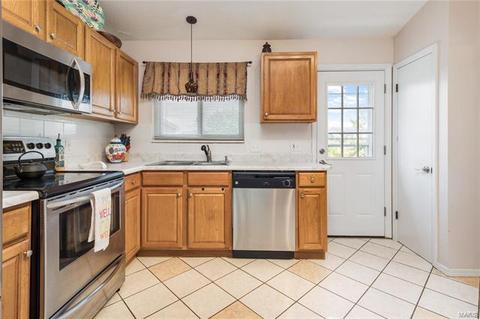 109 Hollybush Ct, Ballwin, MO 63021 photo 17