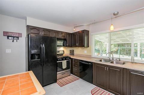 254 Cedar Village Ct, Ballwin, MO 63021 photo 12