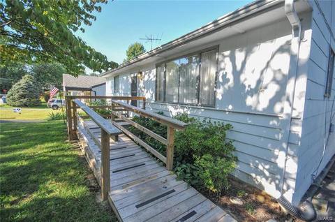 3519 Dixie Dr, Saint Ann, MO 63074 photo 3