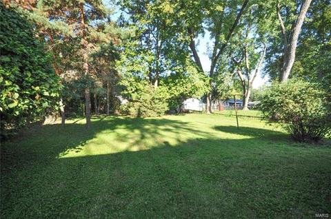 3519 Dixie Dr, Saint Ann, MO 63074 photo 5
