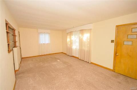 3519 Dixie Dr, Saint Ann, MO 63074 photo 9