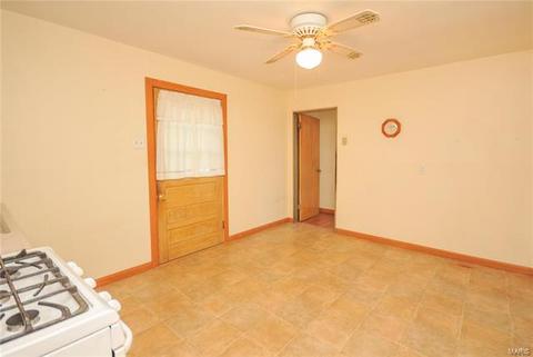 3519 Dixie Dr, Saint Ann, MO 63074 photo 11