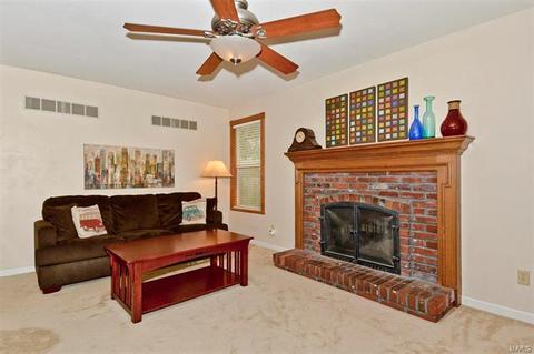 814 Westrun Dr, Ballwin, MO 63021 photo 5