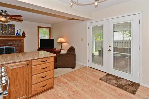 814 Westrun Dr, Ballwin, MO 63021 photo 17