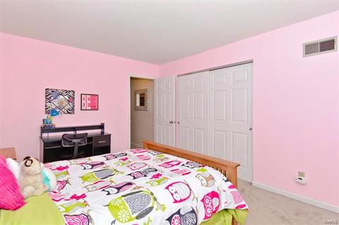 814 Westrun Dr, Ballwin, MO 63021 photo 24