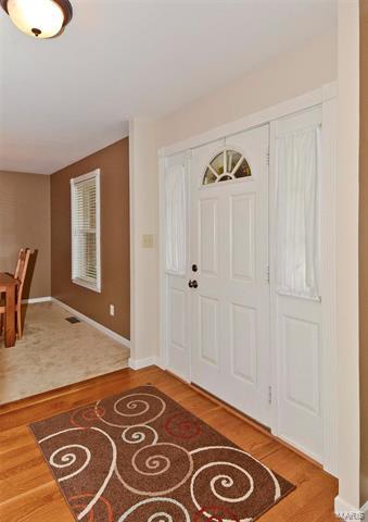 814 Westrun Dr, Ballwin, MO 63021 photo 8
