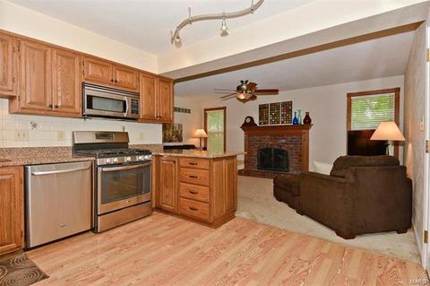 814 Westrun Dr, Ballwin, MO 63021 photo 6