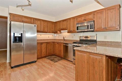 814 Westrun Dr, Ballwin, MO 63021 photo 13