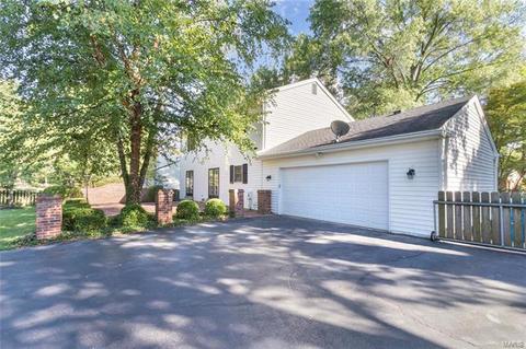 1025 Del Ebro Dr, Ballwin, MO 63011 photo 24